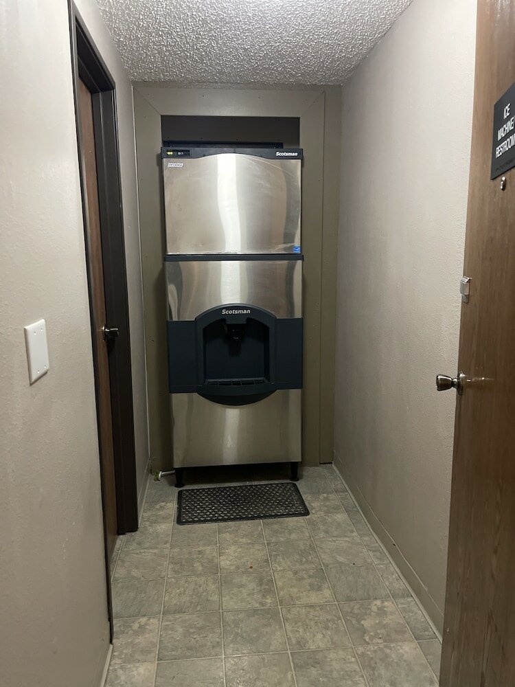 Фото Super 8 by Wyndham Bismarck