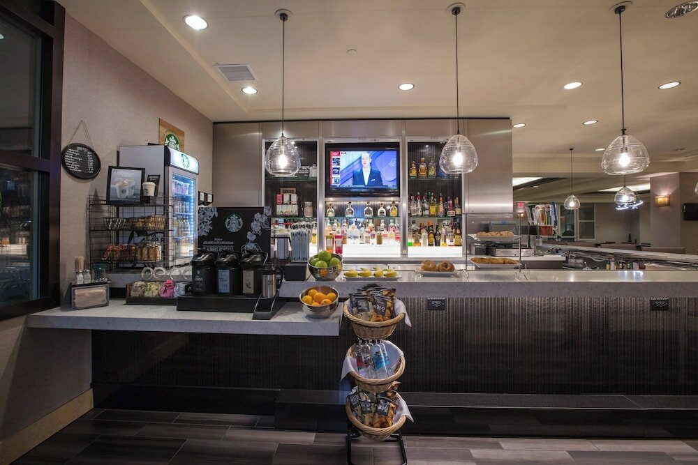 Фото Bakersfield Marriott at the Convention Center