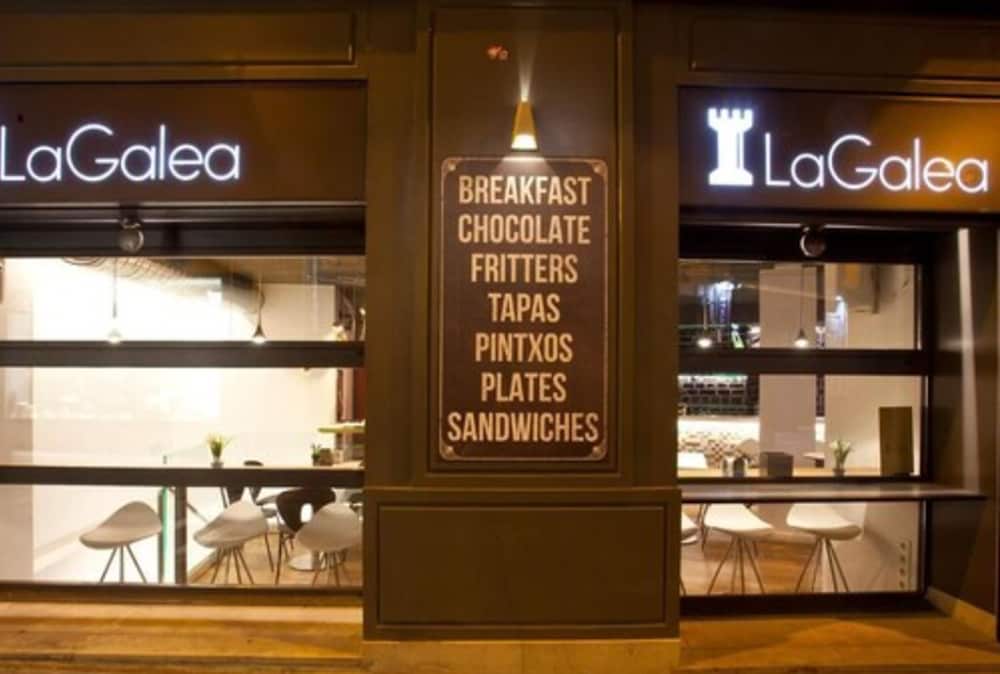 Фото Hotel Pompaelo Urban SPA