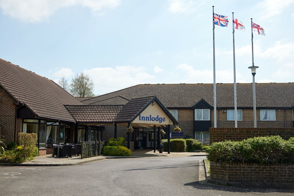 Фото Farmhouse Innlodge by Greene King Inns