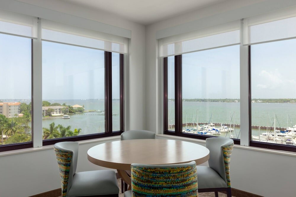 Фото SpringHill Suites by Marriott Bradenton Downtown/Riverfront