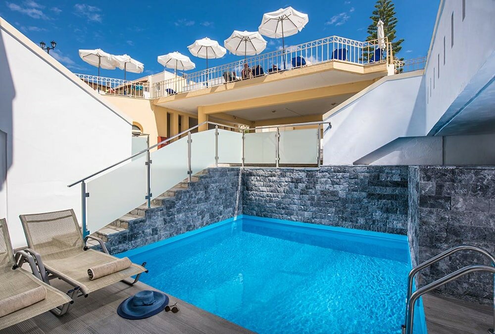 Фото Alexander House