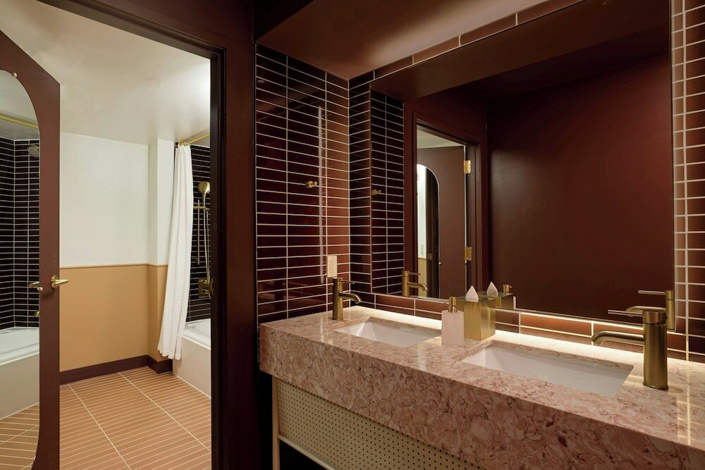 Фото Sheraton Austin Hotel at the Capitol