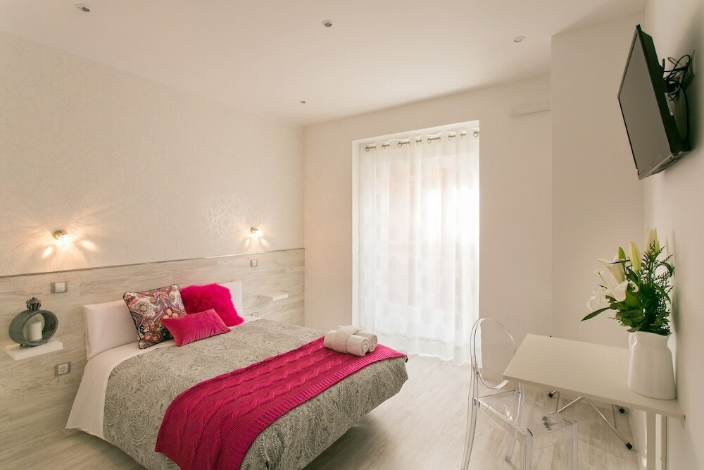 Фото Hostal Met Madrid