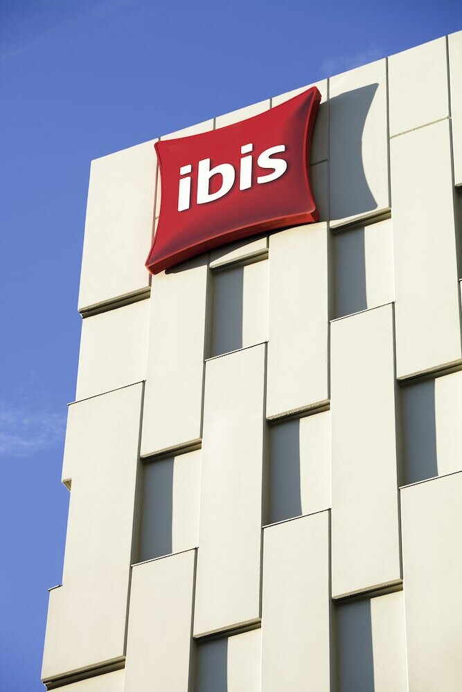 Фото Ibis Barcelona Santa Coloma