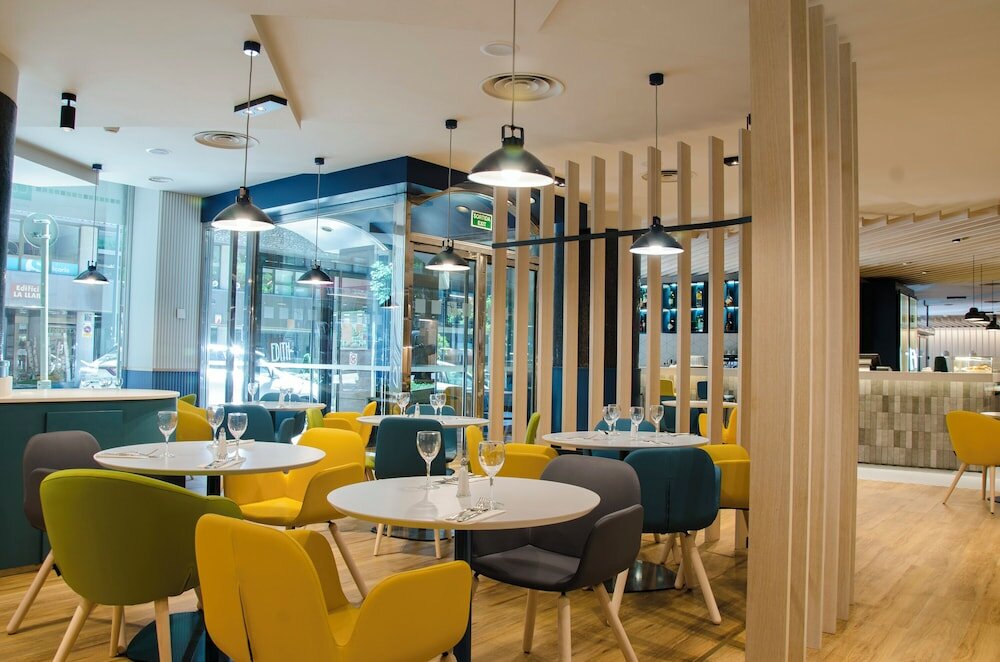Фото Suites Plaza Hotel & Wellness Andorra