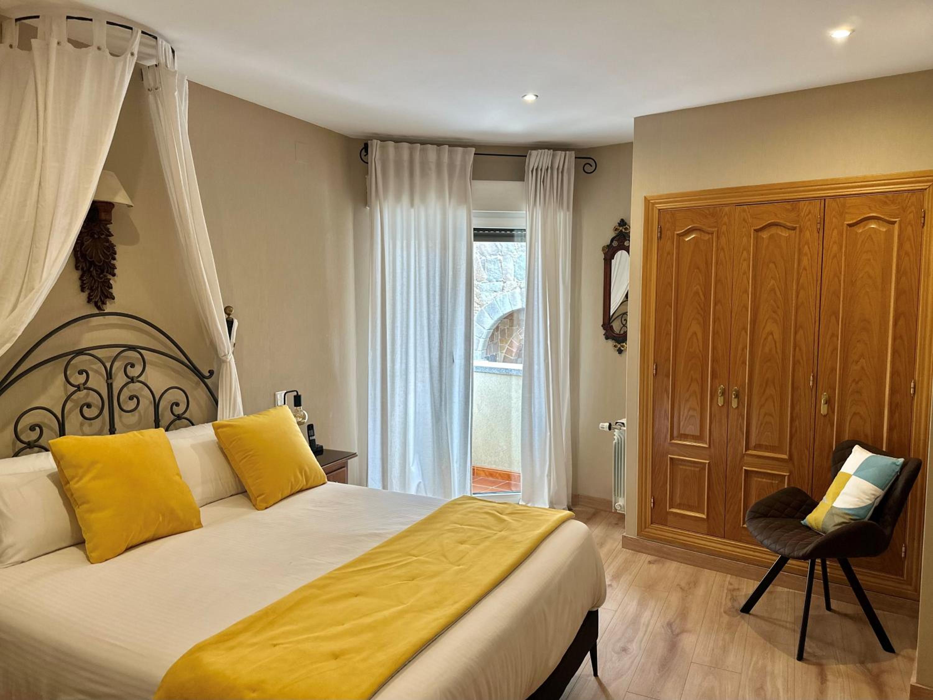 Фото Hotel Arco San Vicente