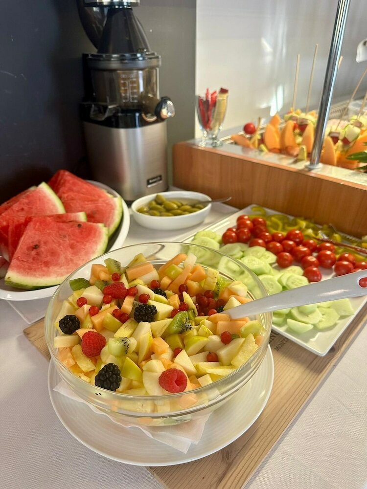 Фото Athos Hotel