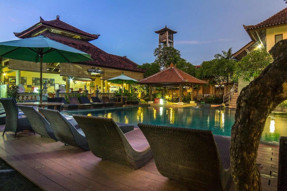 Фото Bakung Beach Resort