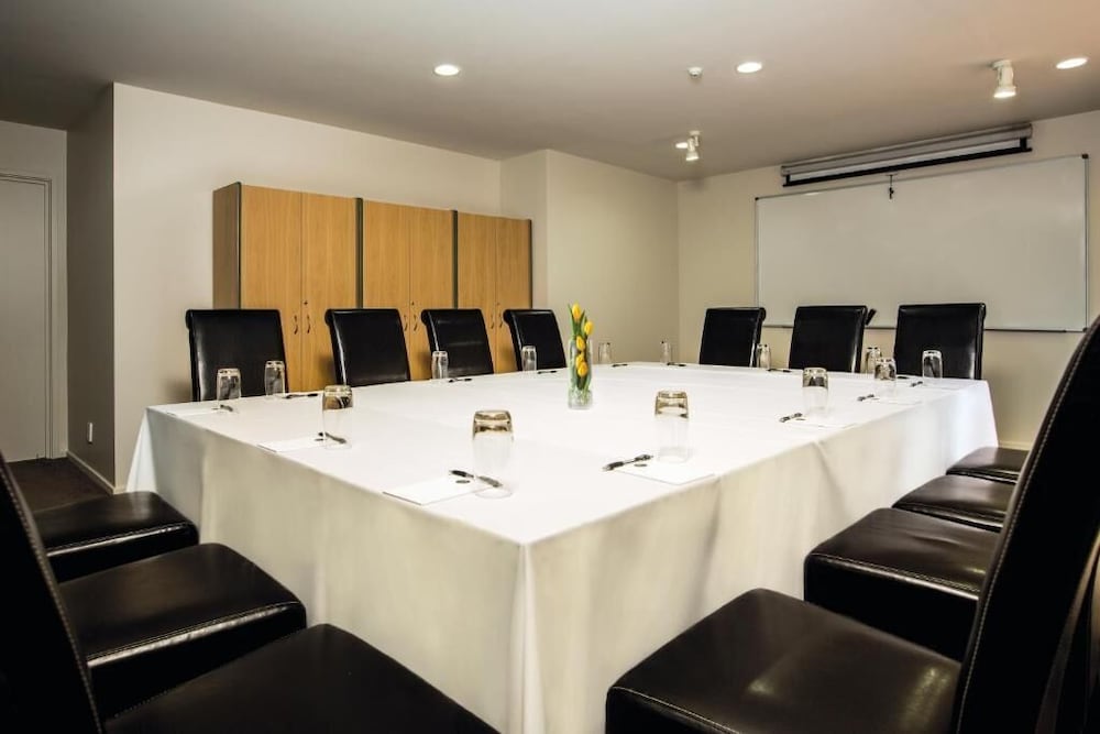 Фото Greenlane Suites