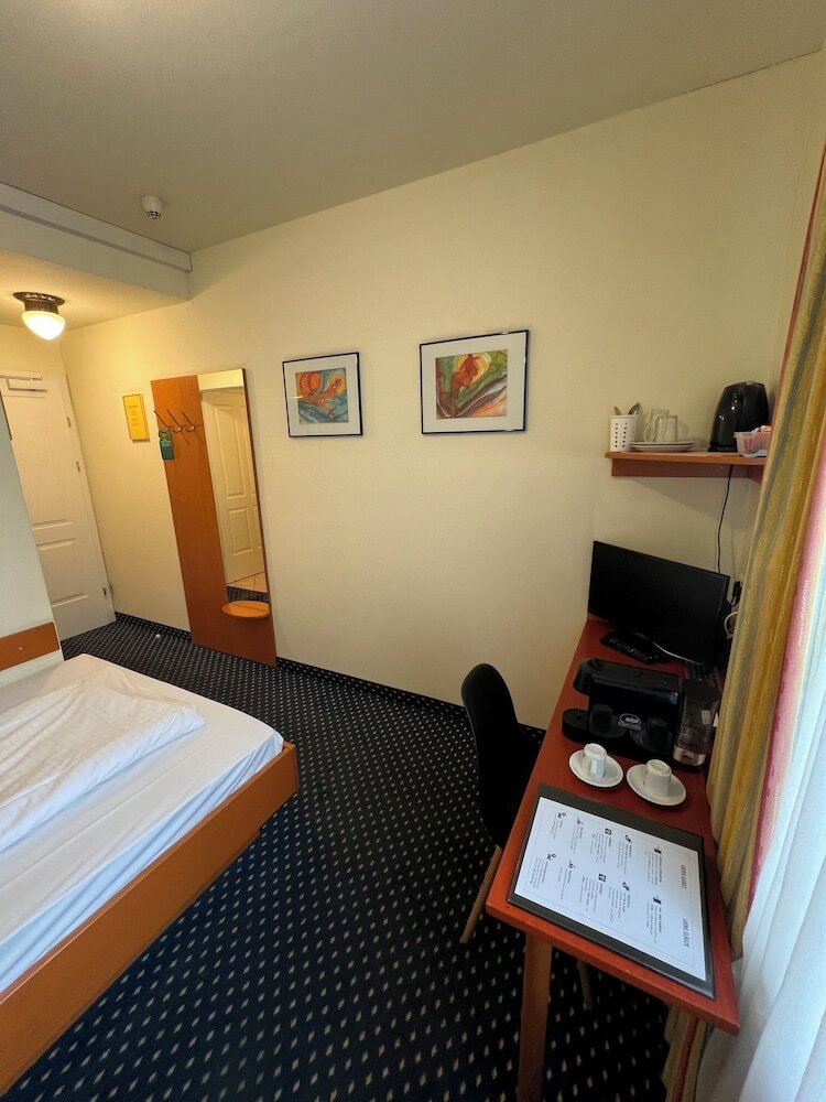 Фото Suite Hotel 900m zur Oper