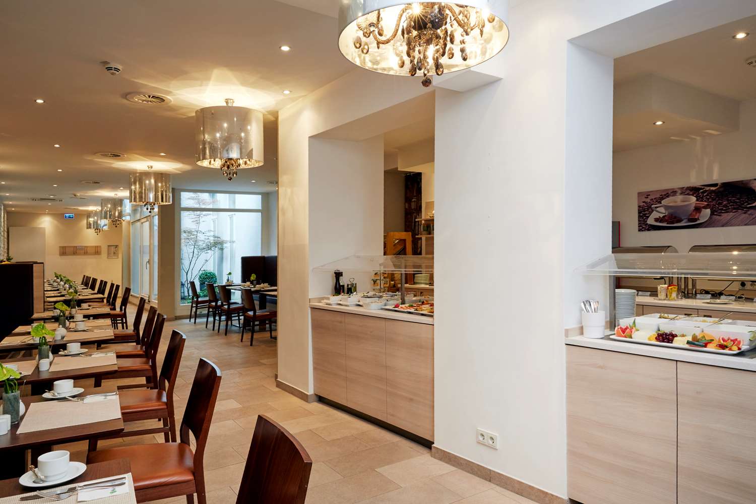 Фото H+ Hotel München