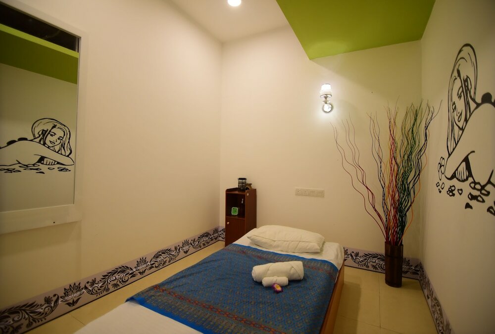 Фото Thilhara Days Inn