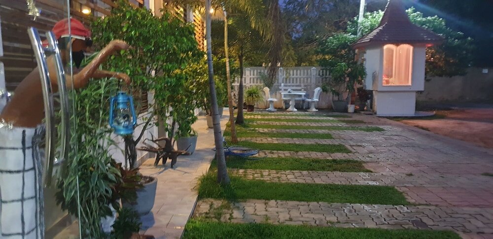 Фото Hotel Crown Plaza Katunayake