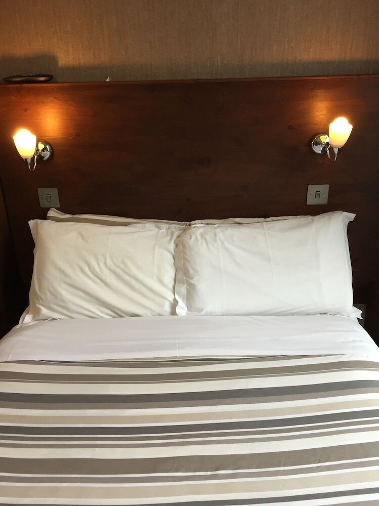 Фото Edinburghhouse Hotel