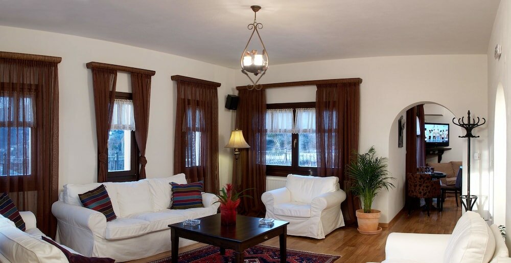 Фото Erofili Hotel and Suites