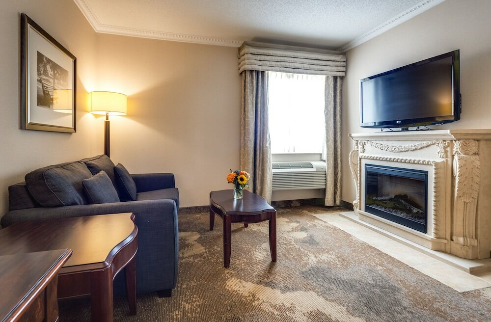 Фото Monte Carlo Inn & Suites Downtown Markham
