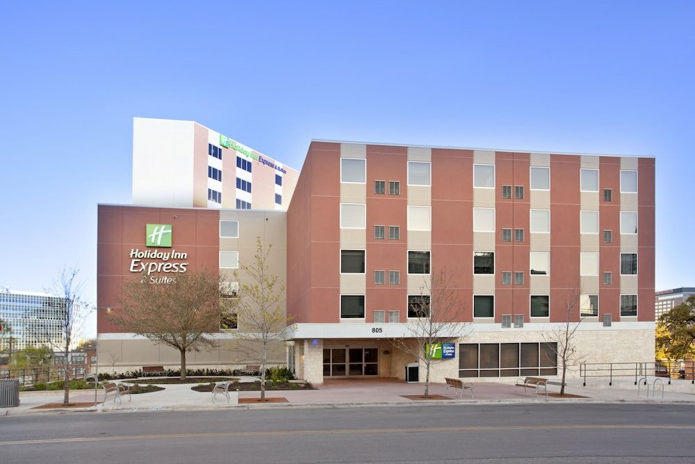 Фото Holiday Inn Express & Suites Austin Downtown - University, an Ihg Hotel