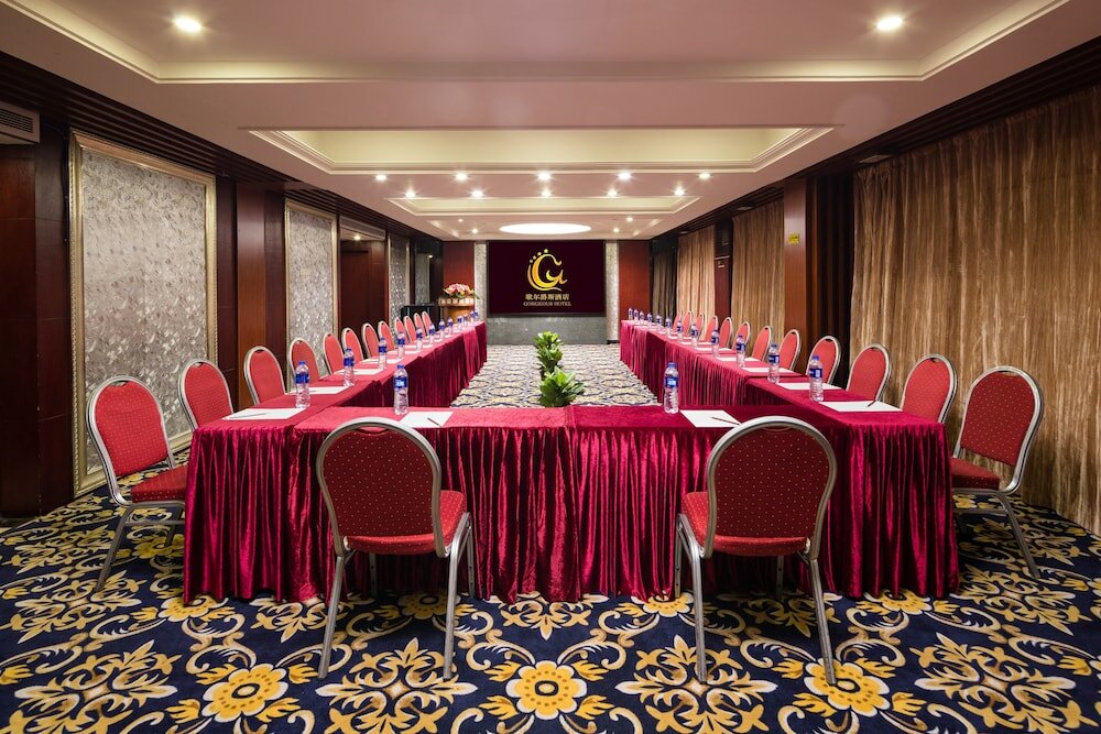 Фото Guangzhou Gorgeous Hotel