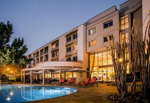 отель Garden Court Eastgate