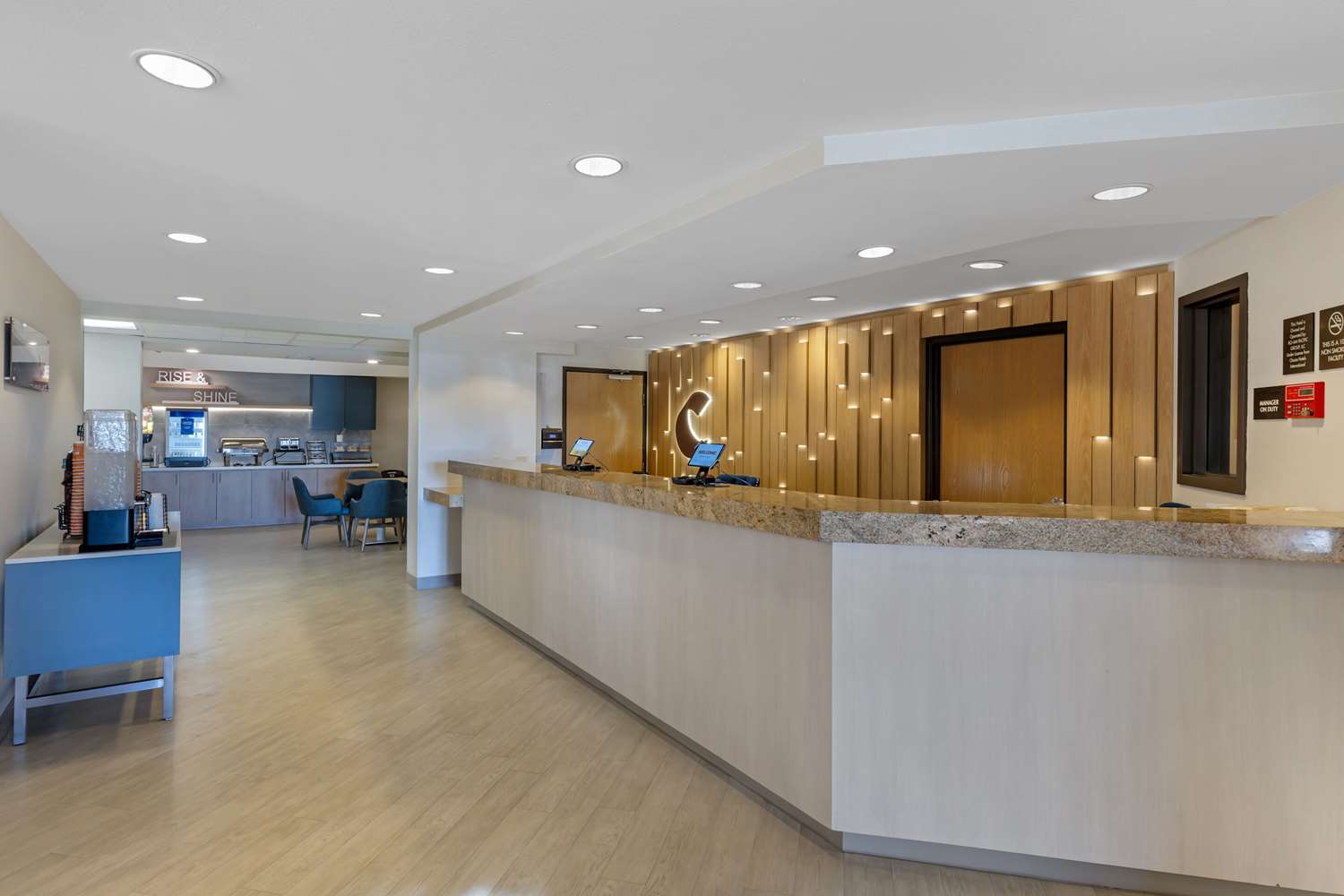 Фото Comfort Inn Marina on the Monterey Bay