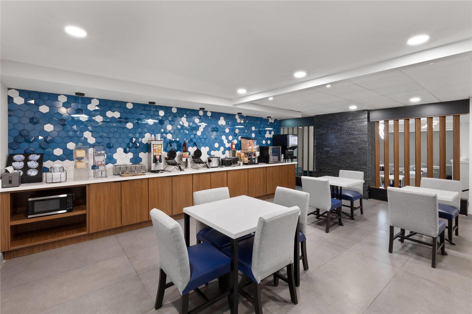 Фото La Quinta Inn & Suites by Wyndham Houston Stafford Sugarland