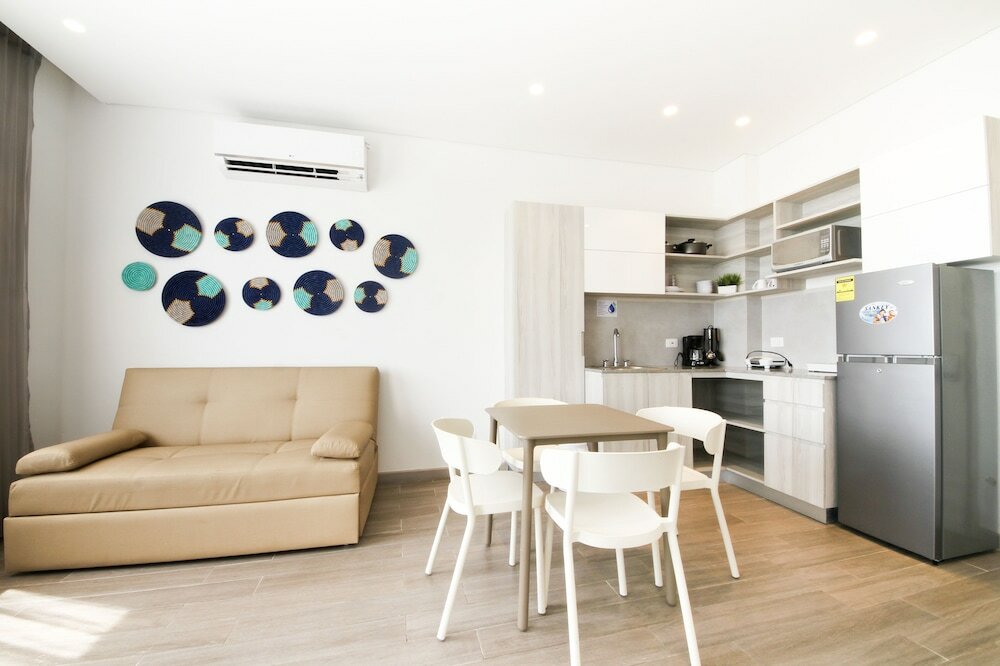 Фото Azure Lofts & Pool Hotel