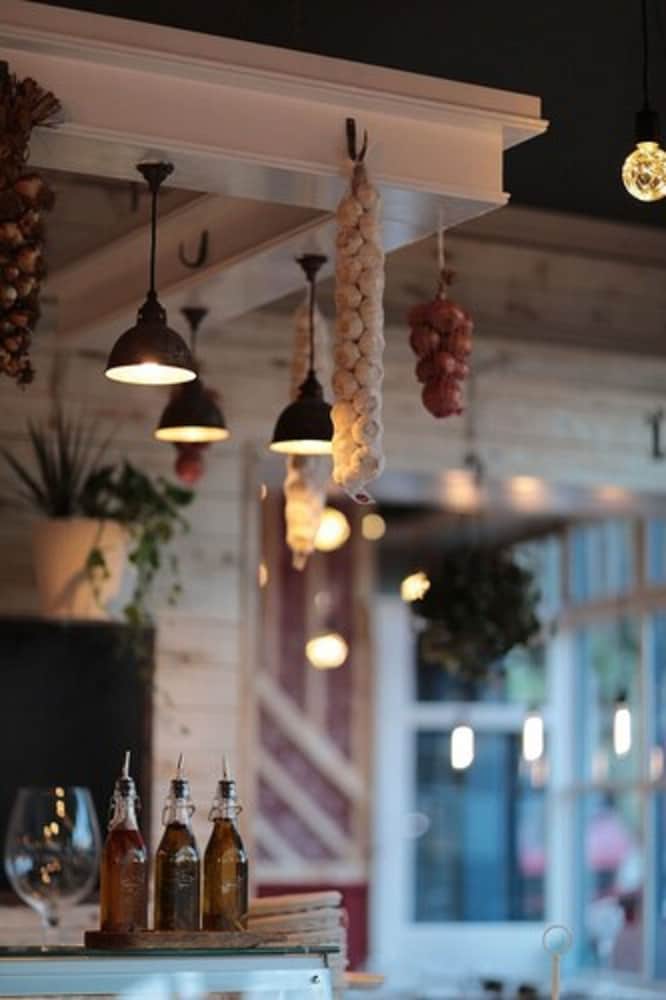 Фото Newmarket Ale House – Hotel & Restaurant