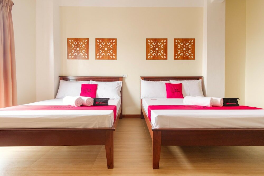 Фото RedDoorz Plus near Johnson and Johnson Paranaque