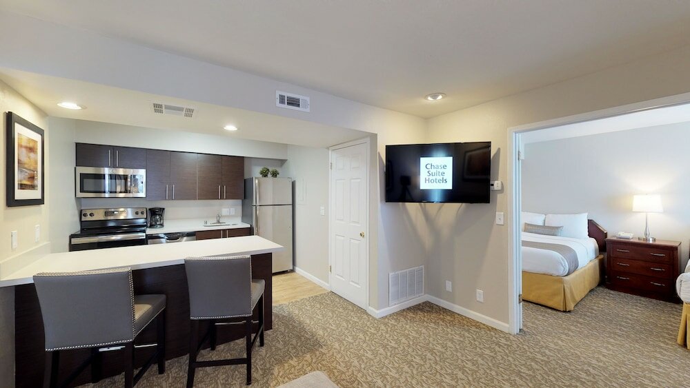 Фото Chase Suite Hotel Newark