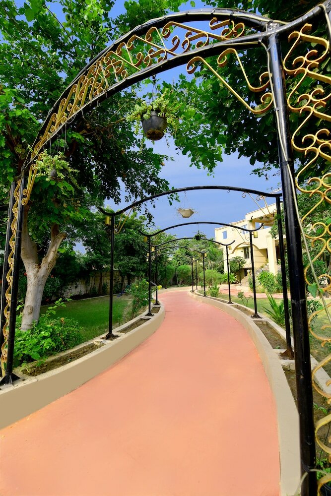 Фото Pride Kadamb Kunj Resort - Bharatpur