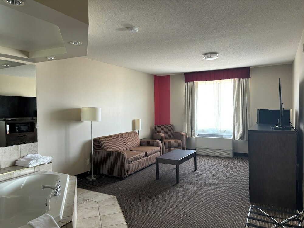 Фото Ramada by Wyndham Estevan