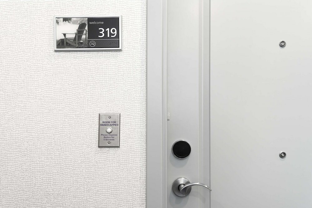 Фото Hampton Inn & Suites Raleigh Downtown