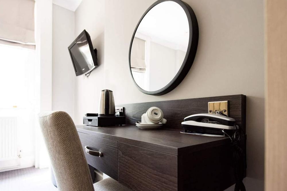 Фото Garden Court Hotel