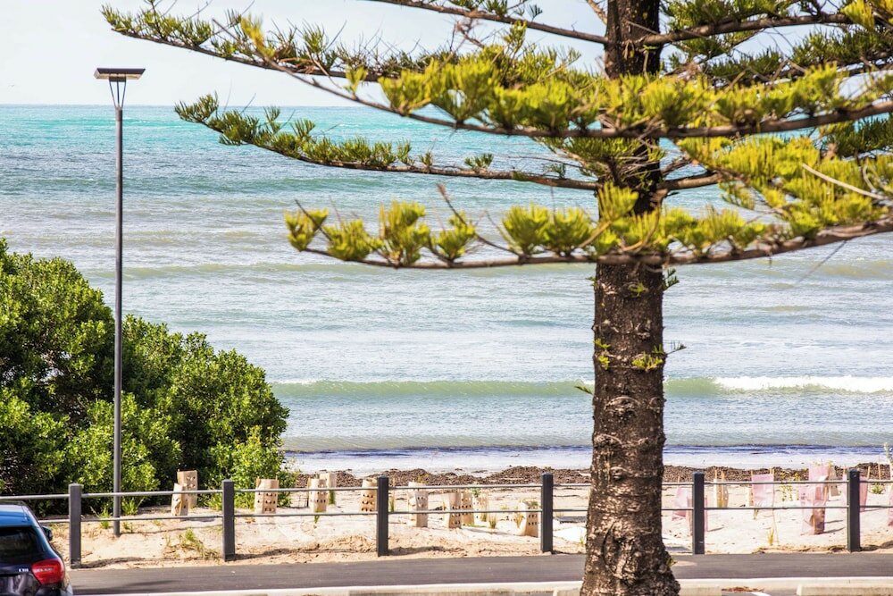 Фото Nightcap at Hotel Victor