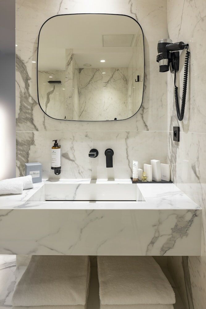 Фото Howard Sur Seine