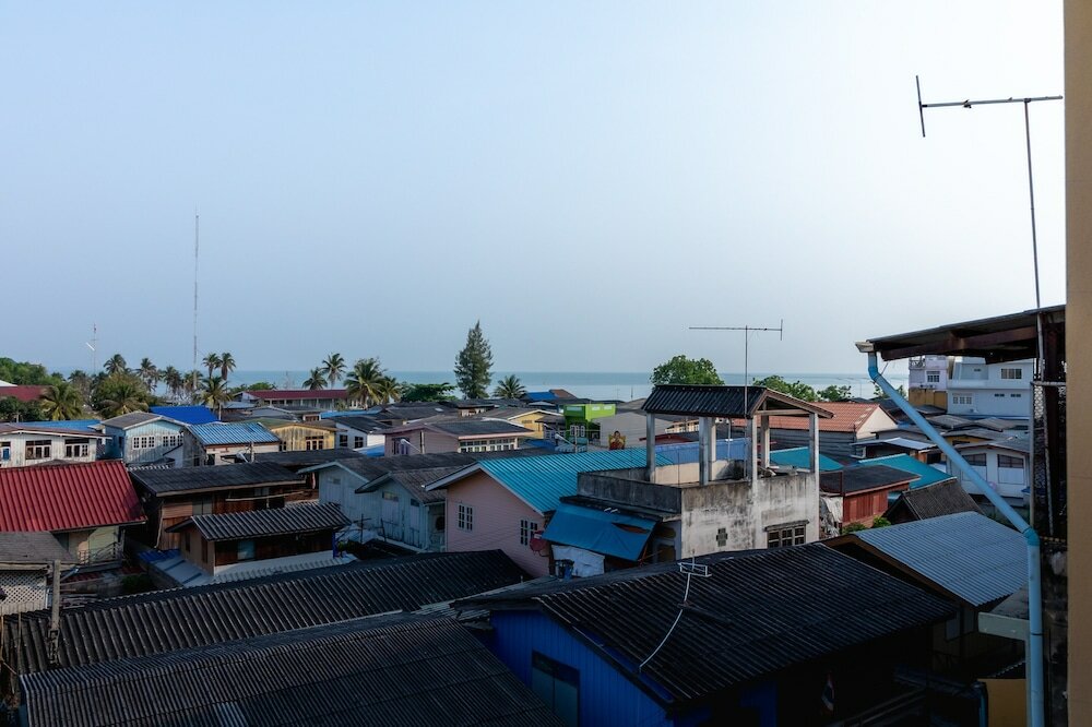 Фото Chomsin Hua Hin Hotel