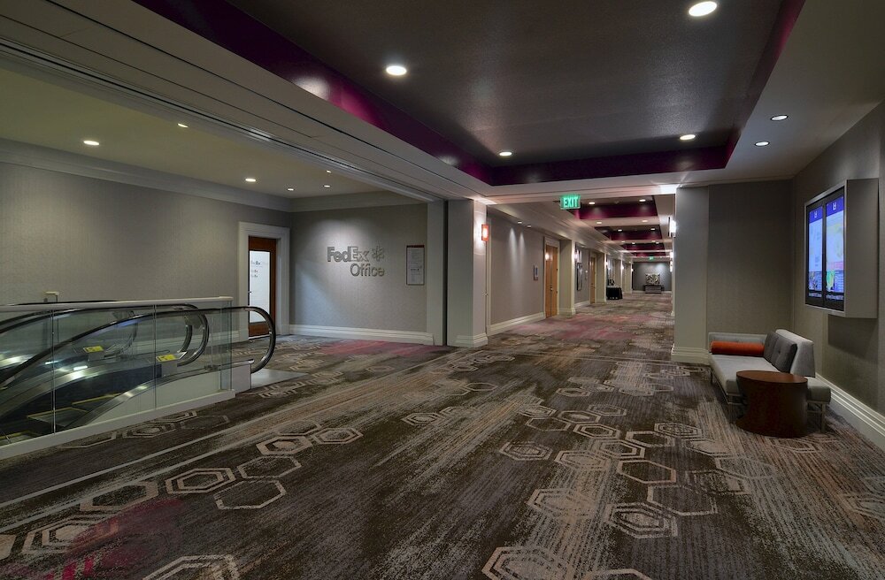 Фото Loews Hollywood Hotel