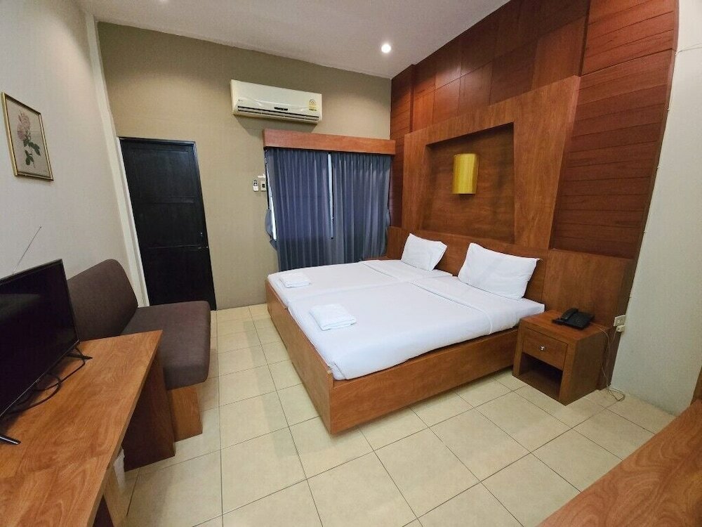 Фото Rajata Hotel