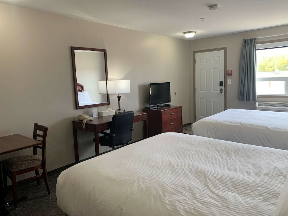 Фото Surestay Plus by Best Western Hardisty