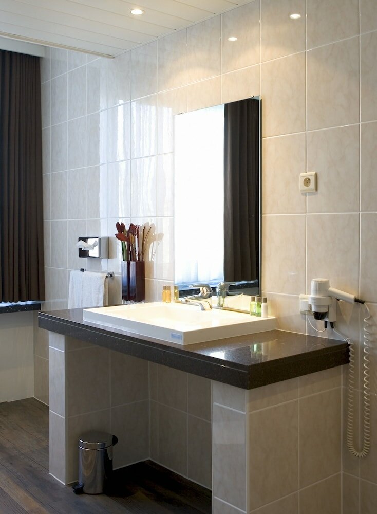 Фото Hotel Serwir