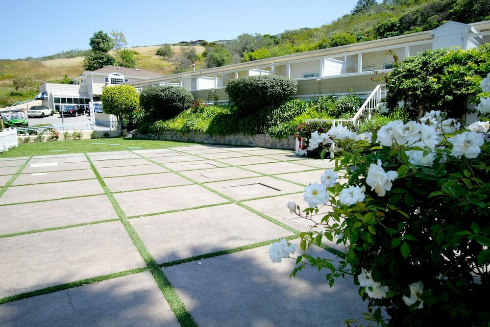 Фото Malibu Country Inn