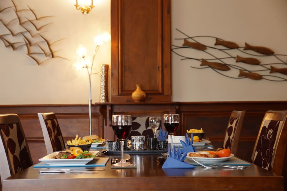 Фото Eyre Court Hotel