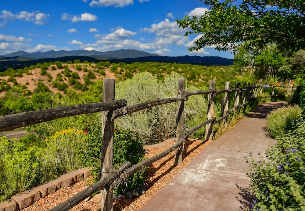 Фото Fort Marcy Hotel Suites by All Seasons Resort Lodging