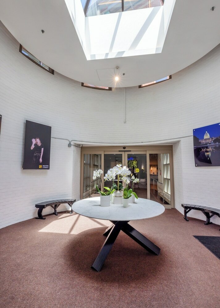 Фото Kellogg Conference Hotel at Gallaudet University