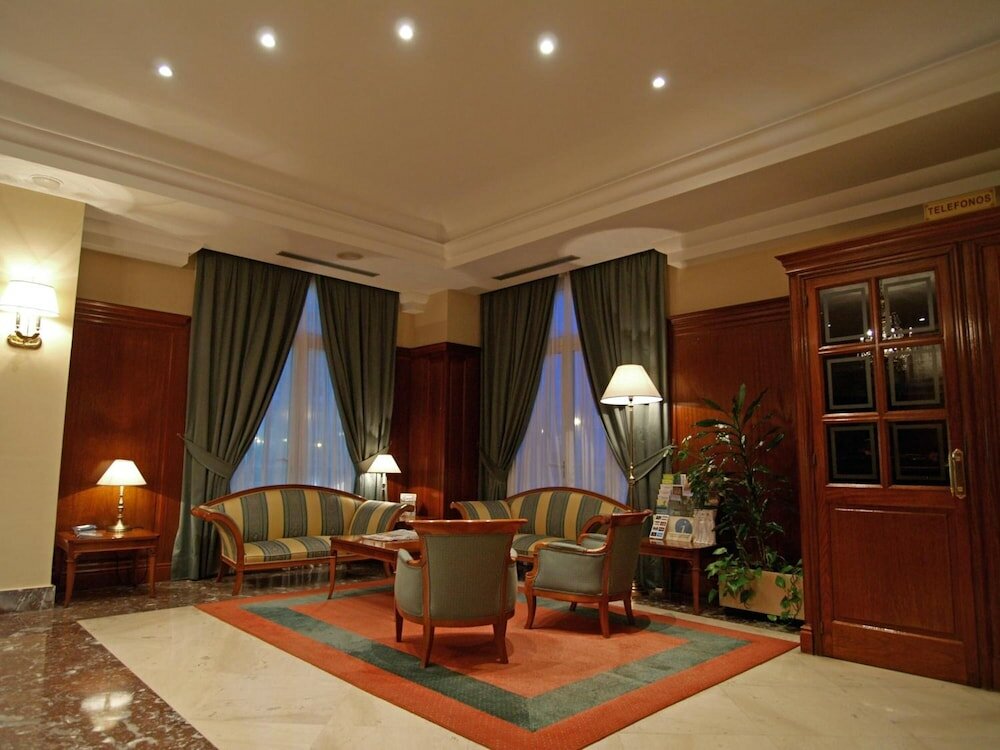 Фото Hotel Hoyuela