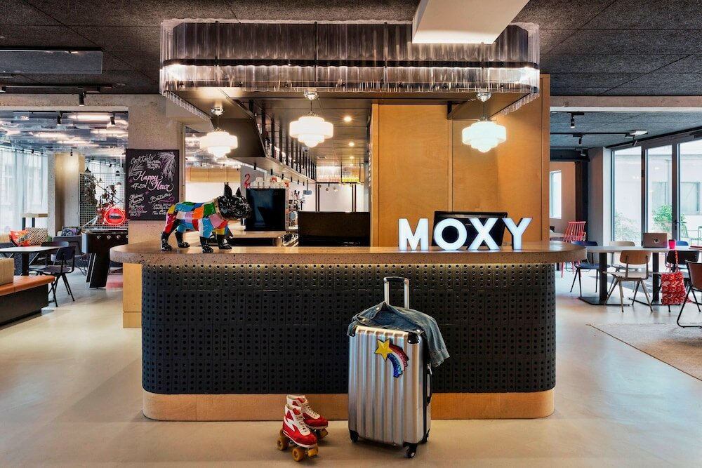 Фото Moxy Paris Bastille France