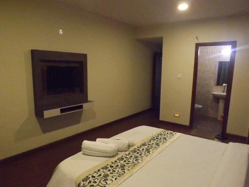 Фото The Majestic Crown