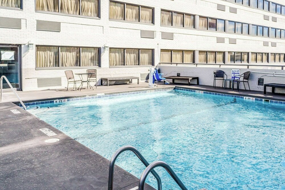 Фото Comfort Inn Downtown Charleston