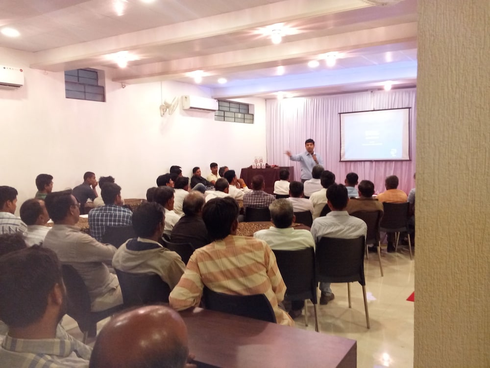 Фото Hotel Gulmohar Pride